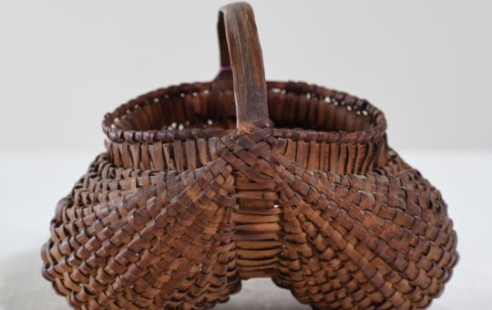 antique miniature buttocks basket