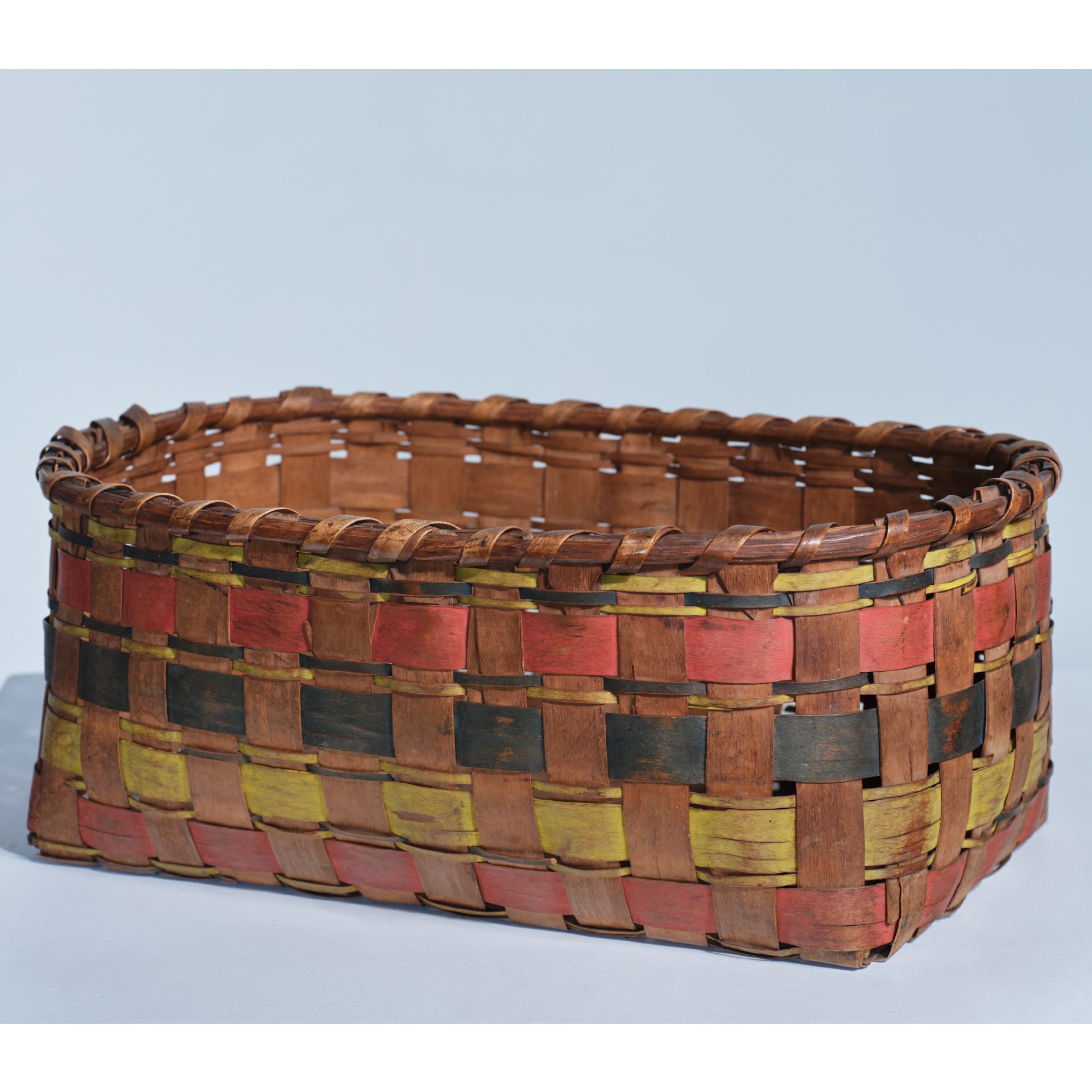 antique woodlands rectangular basket rel=