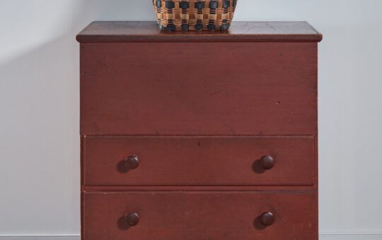 red lift-top chest