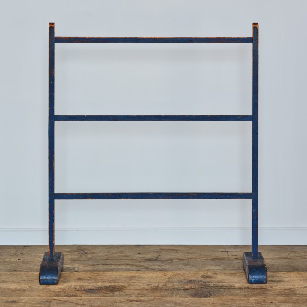 quilt rack with shoe feet