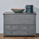 gray lift-top chest